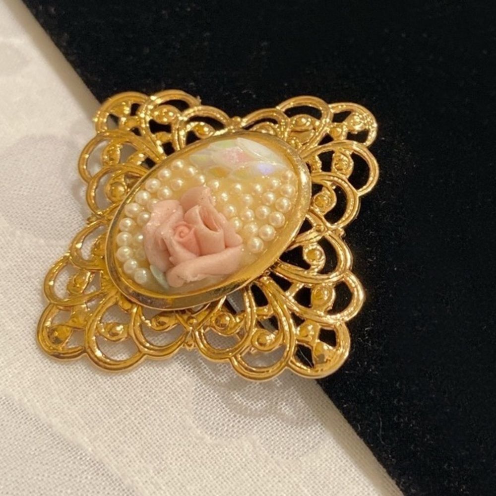 Vintage Carved Rose And Pearl Brooch - Picture 4 of 6